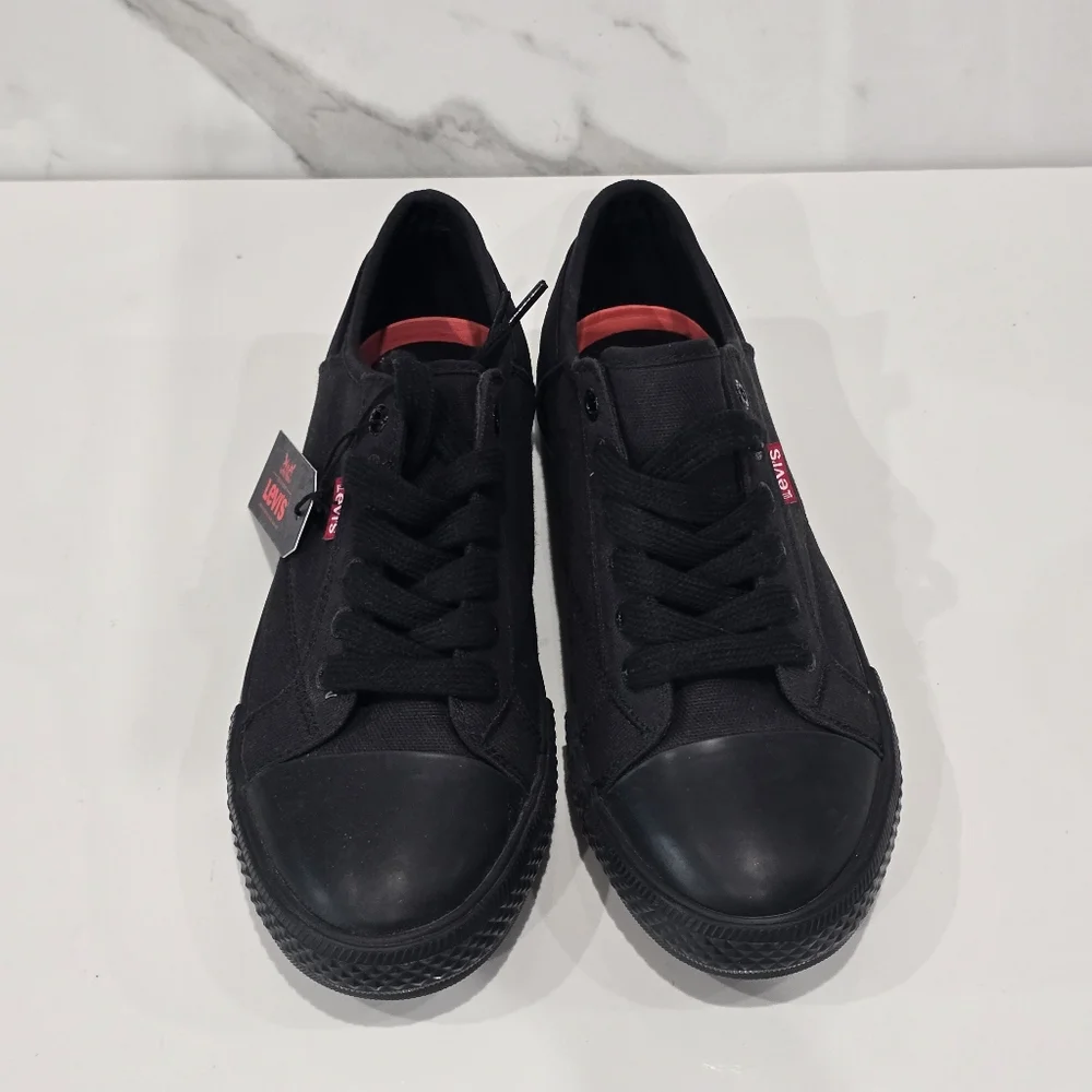 Levi's | Black Sneakers Size 7.5 NWT